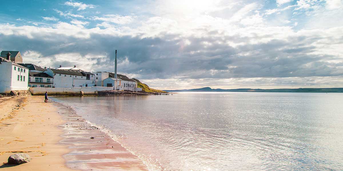 beach-at-bowmore-distillery Islay Whisky Distillery Bowmore