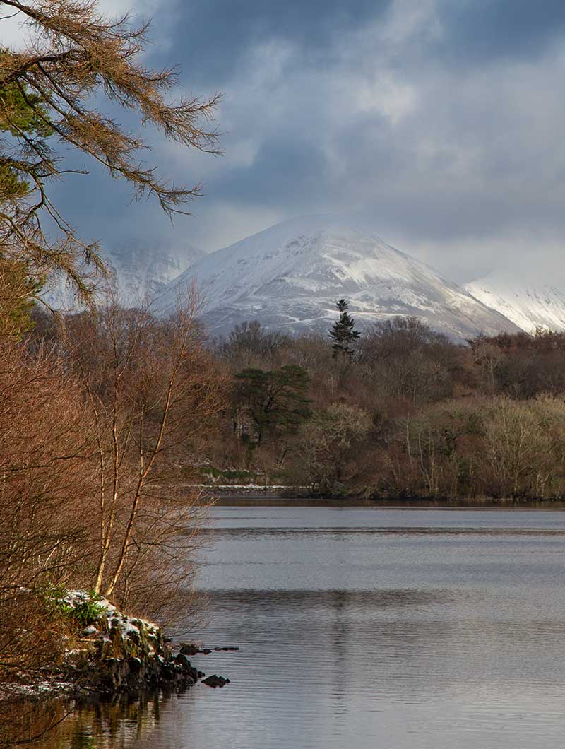 loch-ballygrant-paps Loch Ballygrant en Paps of Jura