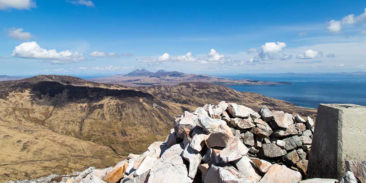 uitzicht-vanaf-beinn-beheigeir Uitzicht vanaf de hoogste berg van Islay